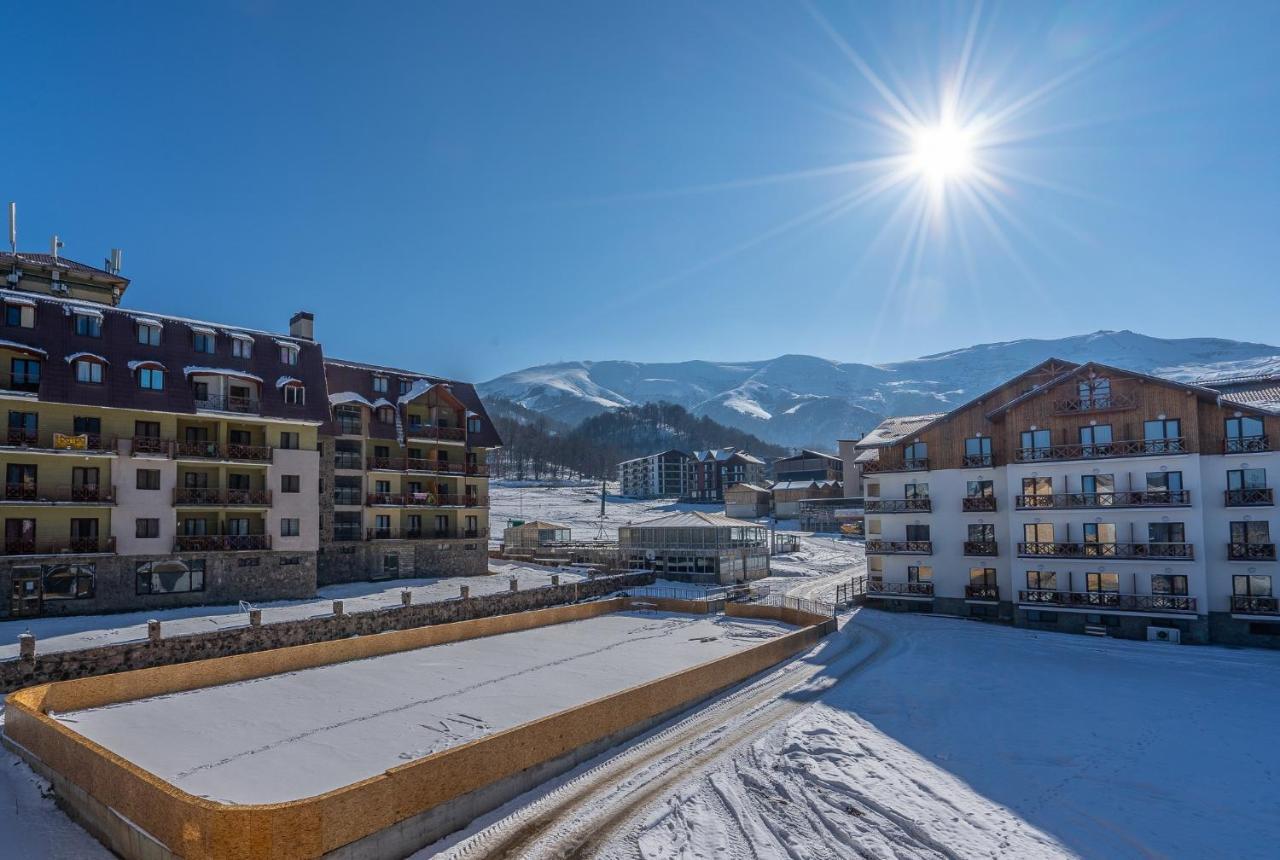 Snow Pine Suite - 4 Star Resort Bakoerjani Buitenkant foto